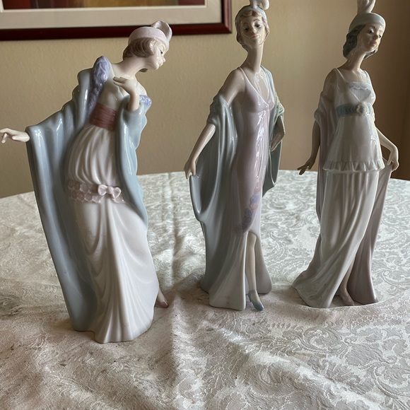 RETIRED 1998 ‘THE FLIRT LLADRO’ PORCELAIN FIGURINE- Item#01005789 - Picture 13 of 14
